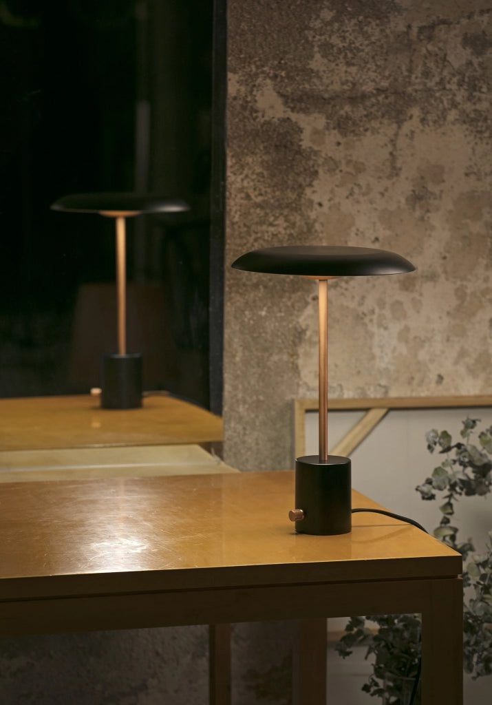 HOSHI, Lampada da Tavolo per Interni, Faro Barcelona