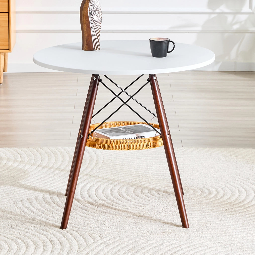 Tavolo rotondo Ø 80 cm con piano bianco, gambe in legno massello e cestello portaoggetti sospeso