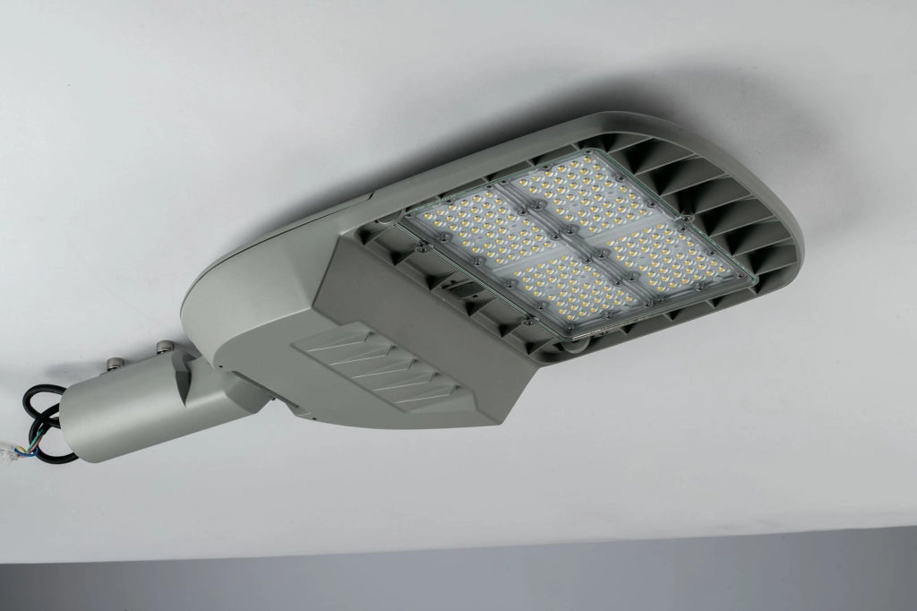 FARO STRADALE LED STREETWAY SILVER 200W 29900LM 4000K IP65 68,57X9,67X30,85CM
