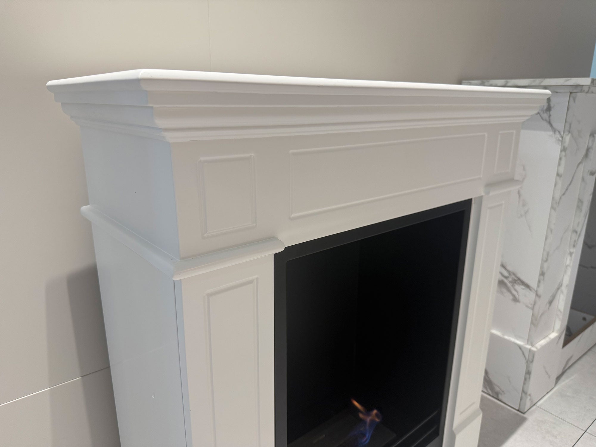 Camino a Vapore da Pavimento Leonardo 81x30x86 cm in MDF Bianco Laccato