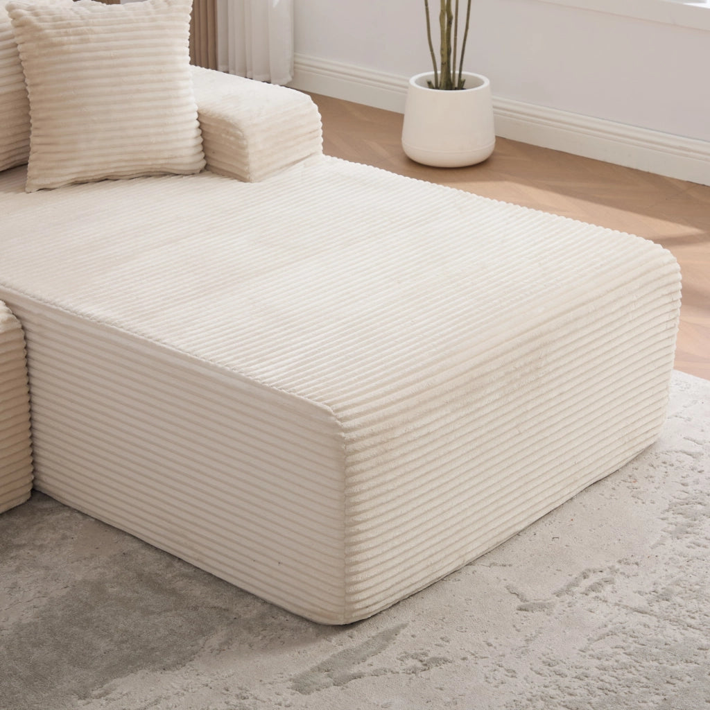 Divano con chaise longue e cuscino incluso; in ciniglia beige