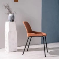 E-STYLO Sedia da pranzo in tessuto ruggine e gambe in metallo nero, 57cm X 46cm H. 80cm.