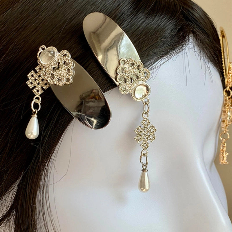 Fermaglio per capelli corto con nappe in strass, stile antico, da indossare tutti i giorni.