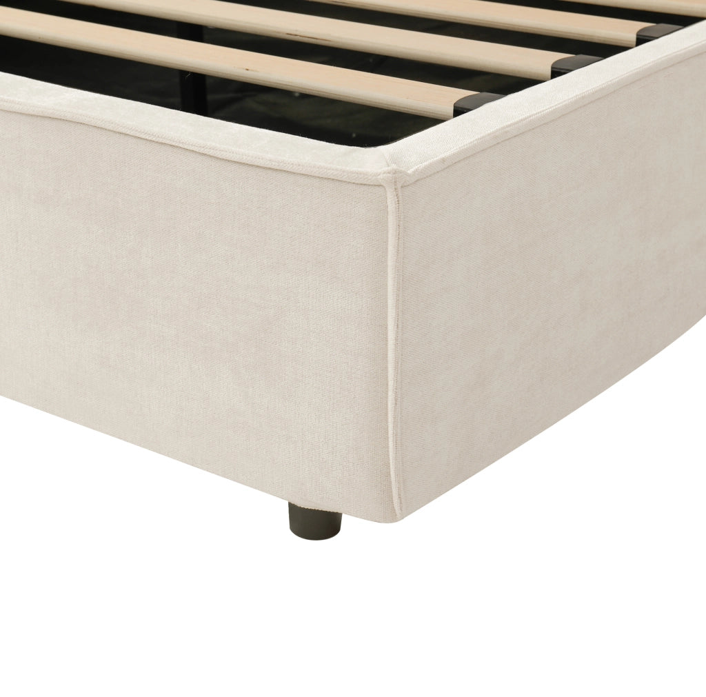 Letto matrimoniale 180x200 cm con contenitore idraulico; testiera imbottita in chenille beige