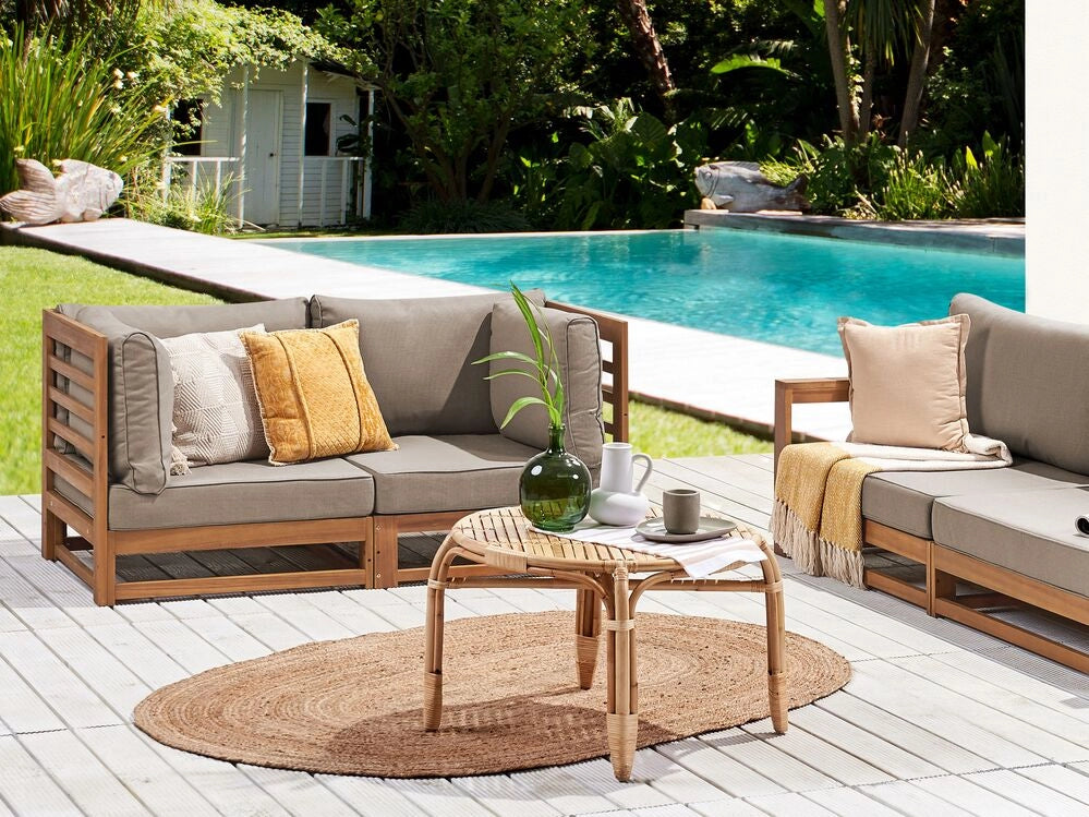 Divano da giardino a 2 posti per esterni in legno certificato di acacia chiaro con cuscini tortora moderno elegante esterno