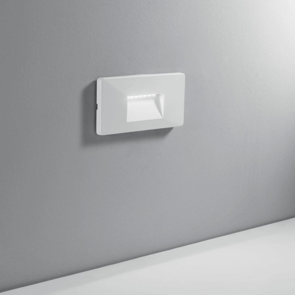 SEGNAPASSI A INCASSO LED BREEN BIANCO 4W 380LM CCT 3000K / 4000K IP65 19X1X9CM