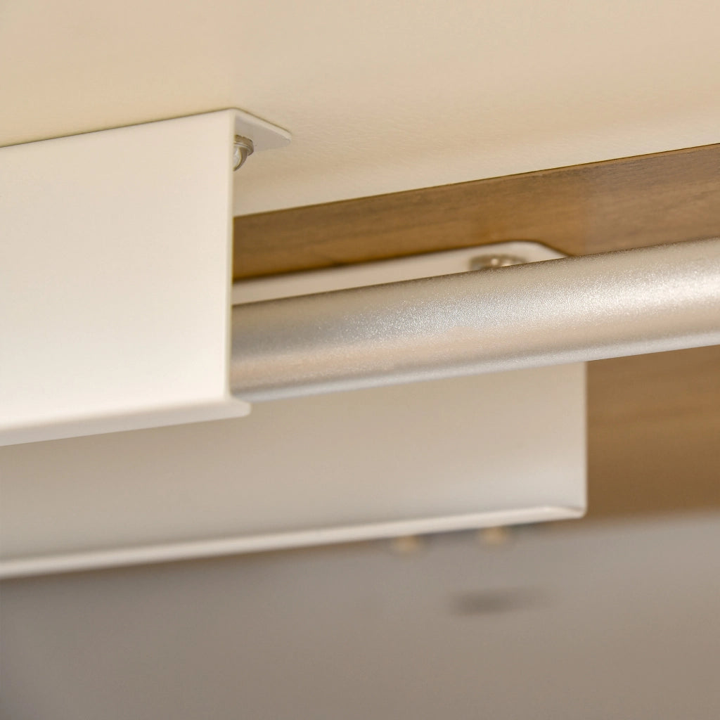 Scrivania lineare elettrica regolabile in altezza con 4 memorie piano 140 × 70 cm in ferro bianco per ufficio