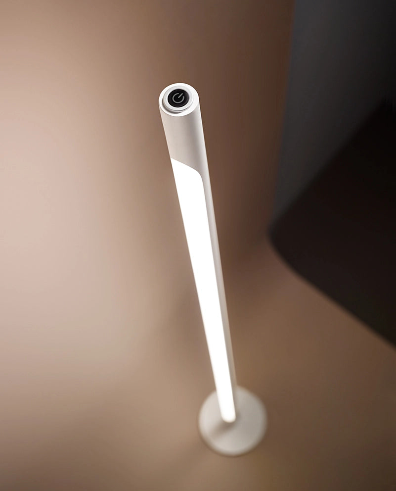Piantana in metallo verniciato bianco Stick LED 22W 3000K  1600Lm Interruttore touch on/off e dimmer