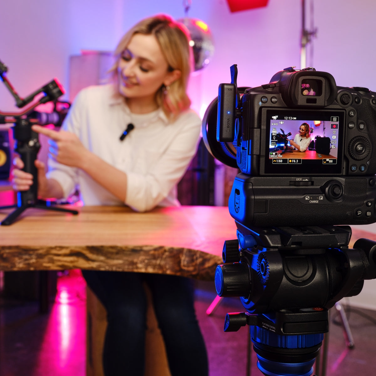 Microfono wireless BOYA WM3D con adattatore Lightning e scatola di custodia e ricarica I Microfono wireless a 2,4 GHz in microfono omnidirezionale I Per fotocamera, PC