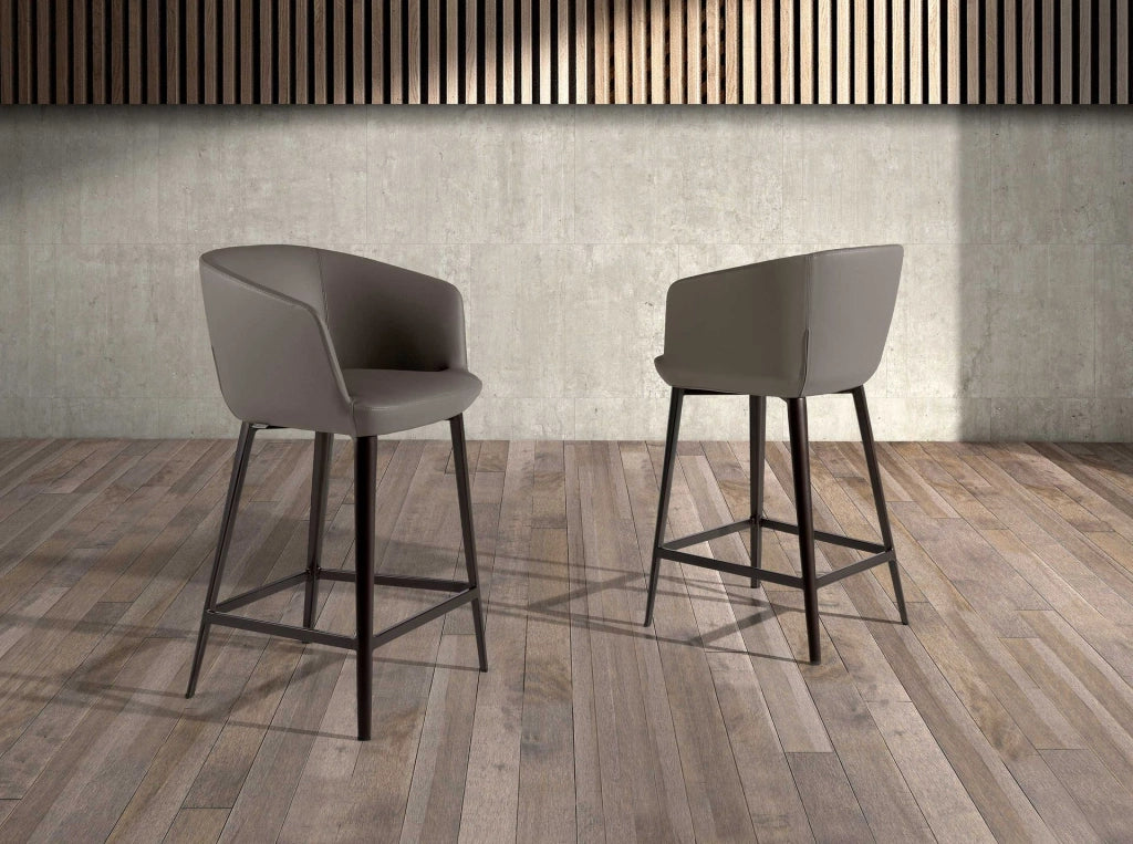 Sgabello in similpelle grigio