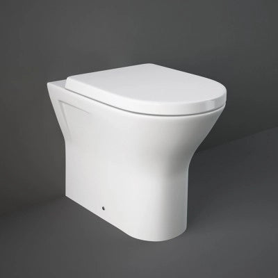 Coppia di sanitari filomuro serie resort RIMLESS con copriwc avvolgente