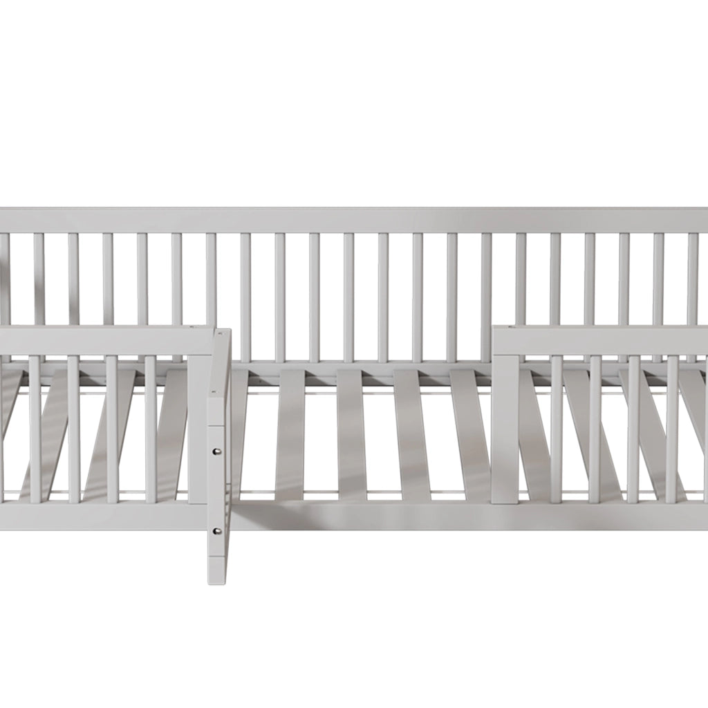 Letto a casa in pino bianco 90x200 cm con sportelli e rete di sicurezza