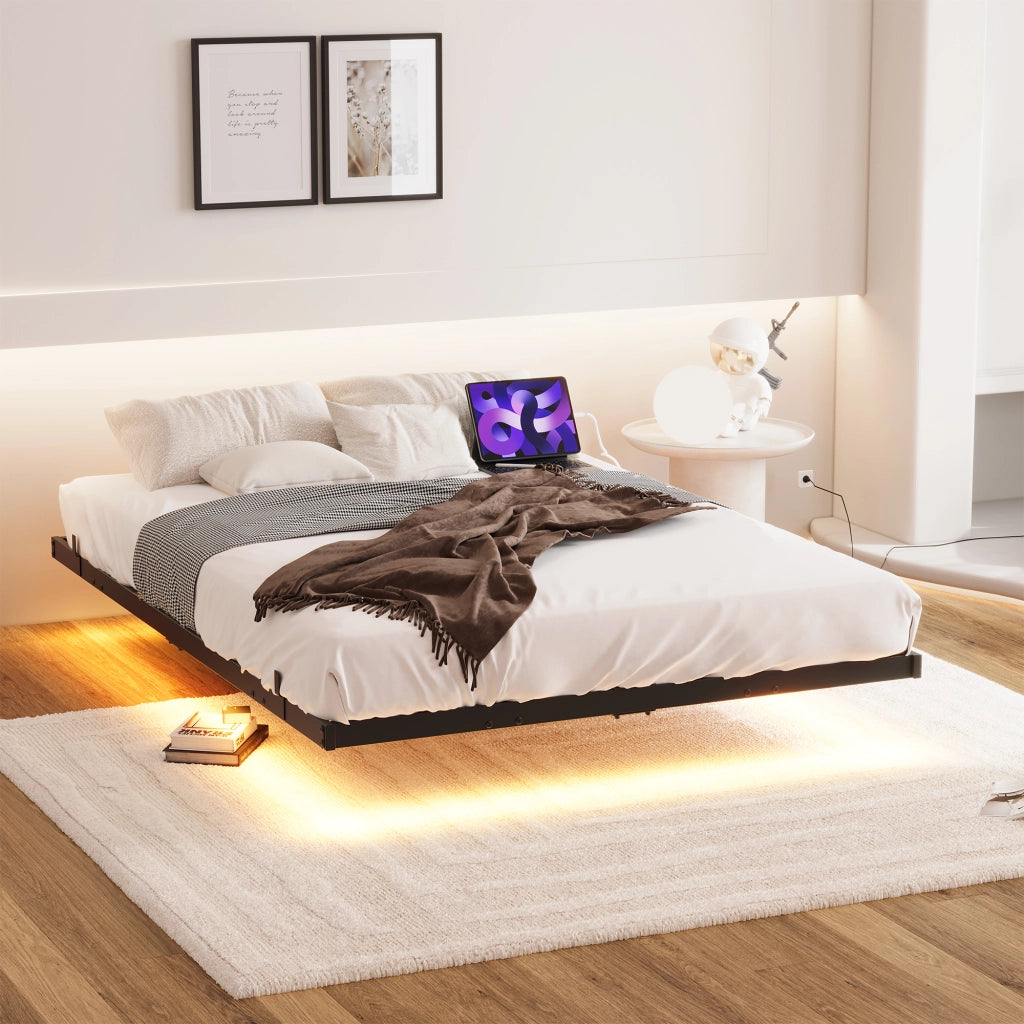 Letto matrimoniale 140 × 200 cm con LED, stazione di ricarica e struttura in metallo, senza materasso, nero