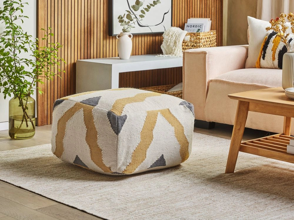 Pouf di lana fatto a mano beige chiaro giallo grigio lavorato a maglia boho rustico ottomana