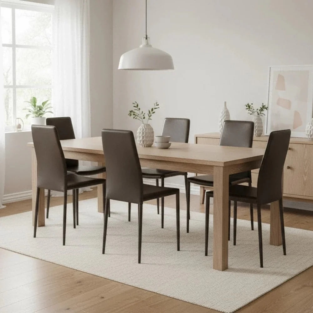 Set di 4 sedie da pranzo imbottite in similcuoio cioccolato Luma con struttura in metallo facili da pulire | Duzzle