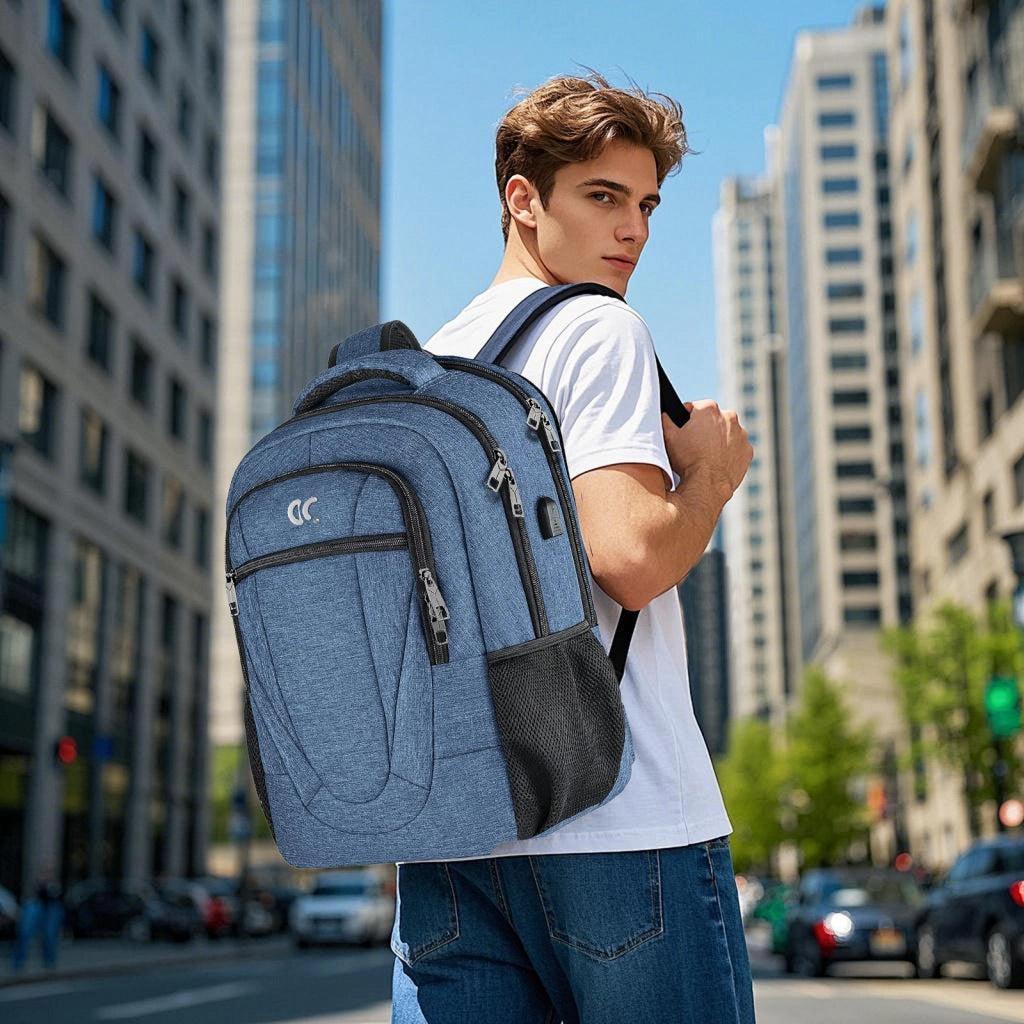Zaino capiente per computer portatile con porta USB