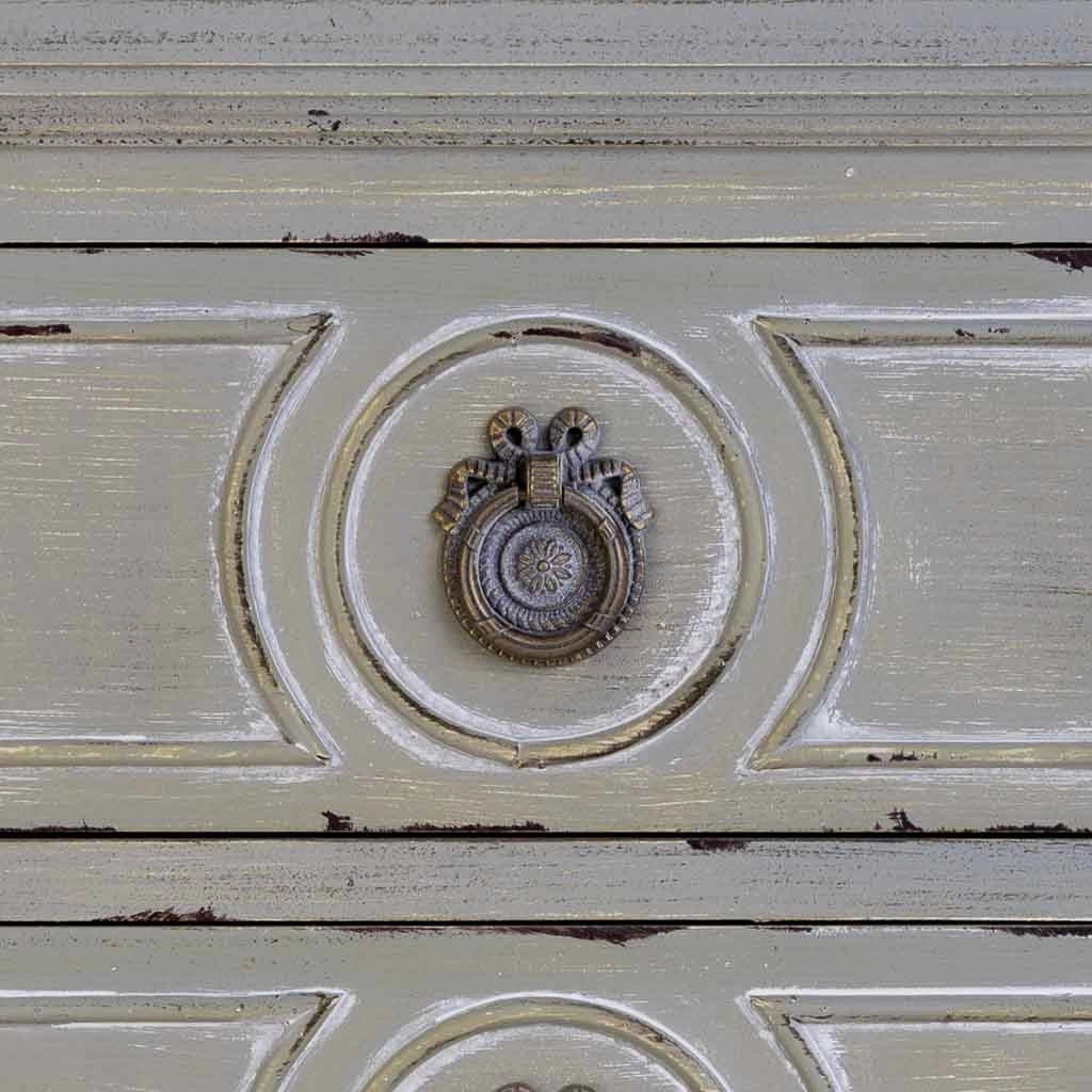 Comodino in legno con tre cassetti grigio 46x32,5x67h cm