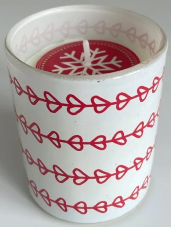 Set 4 Candele in Vasetto con Decorazioni Bianche e Rosse – Pois, Righe e Cuori – 5,5 x 5,5 x 6,5 cm