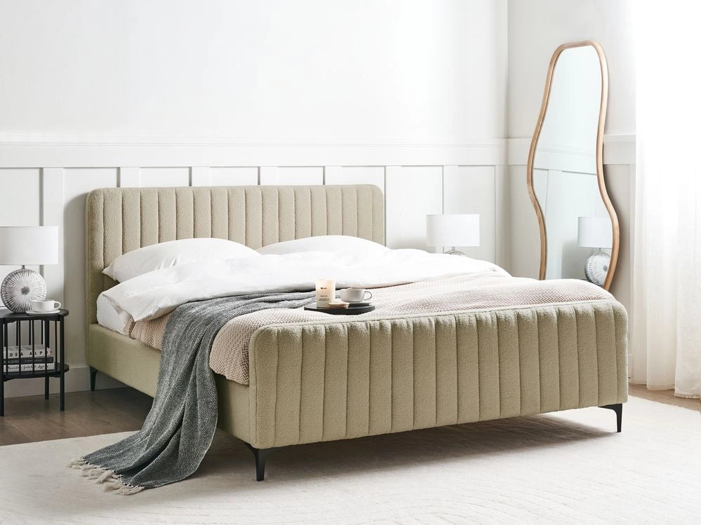 Letto in bouclé beige UE Matrimoniale 160 x 200 cm Testiera Imbottita con Gambe in metallo Design moderno