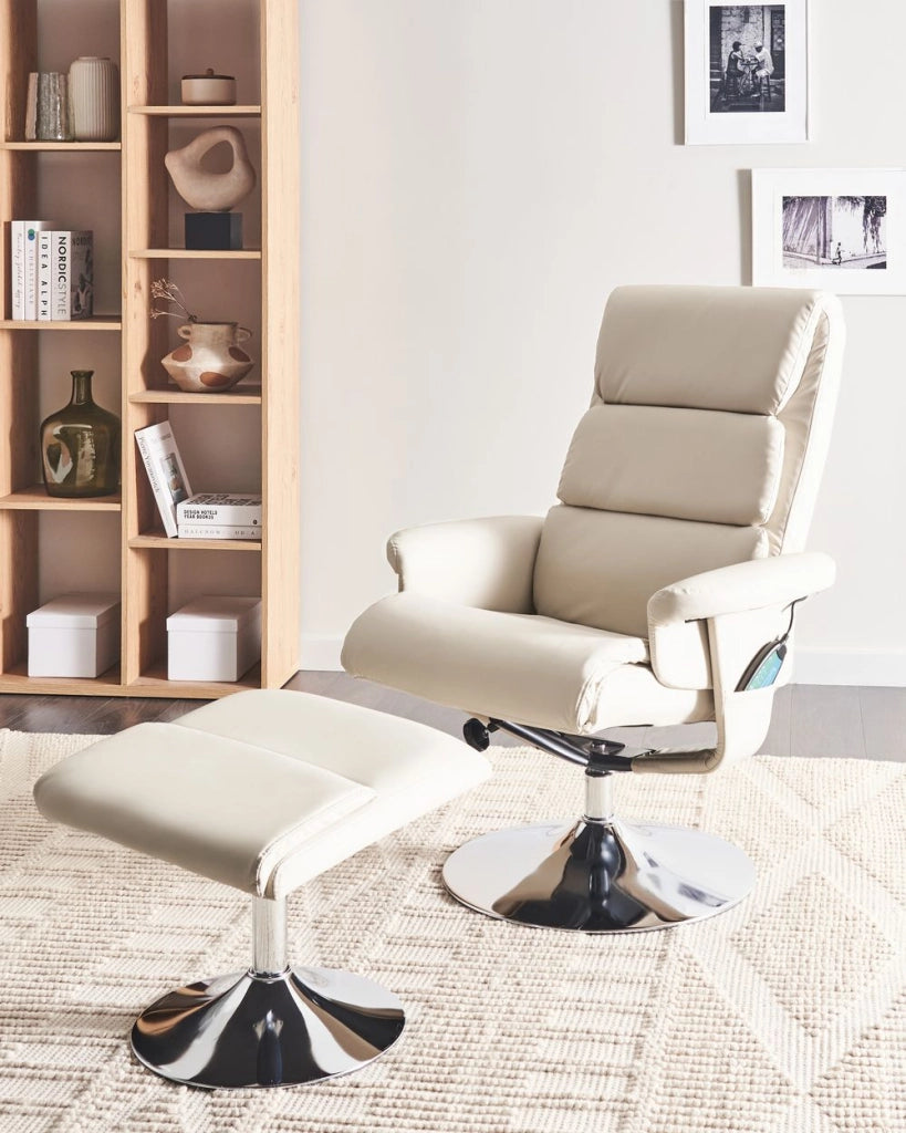 Poltrona reclinabile beige chiaro con poggiapiedi struttura in metallo imbottita in ecopelle funzione massaggio riscaldata design retrò
