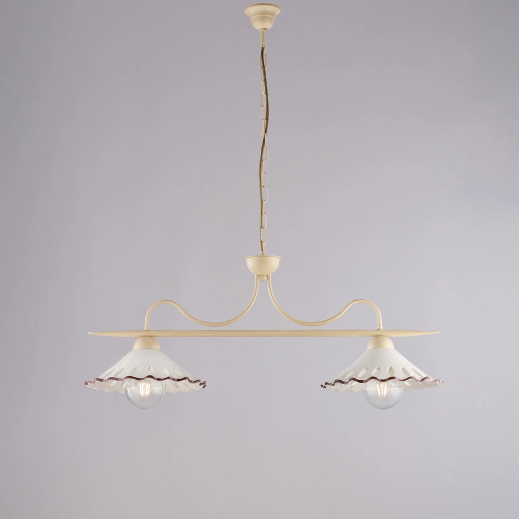 Bilanciere 2 Luci Osteria In Ferro Avorio Decapè E Coppe In Ceramica Decorata