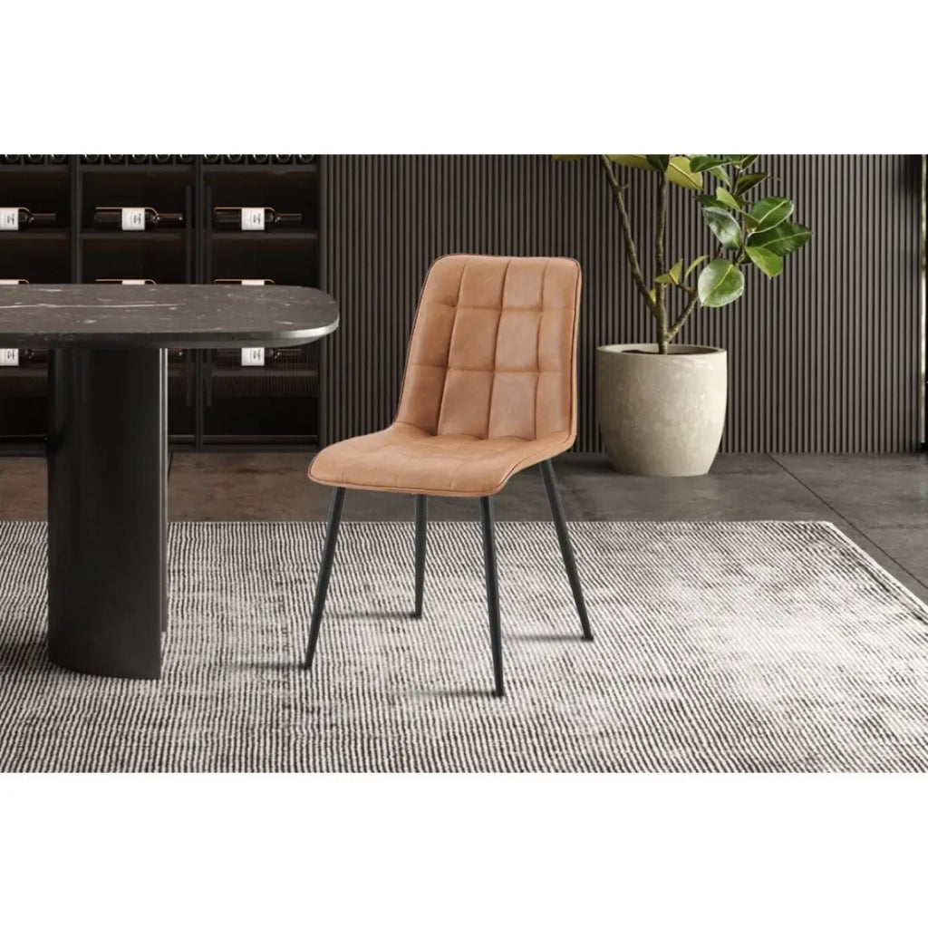 Set di 4 sedie MIREA – Cognac – Stile senza tempo – Gambe in metallo – Rivestimento in PU facile da pulire