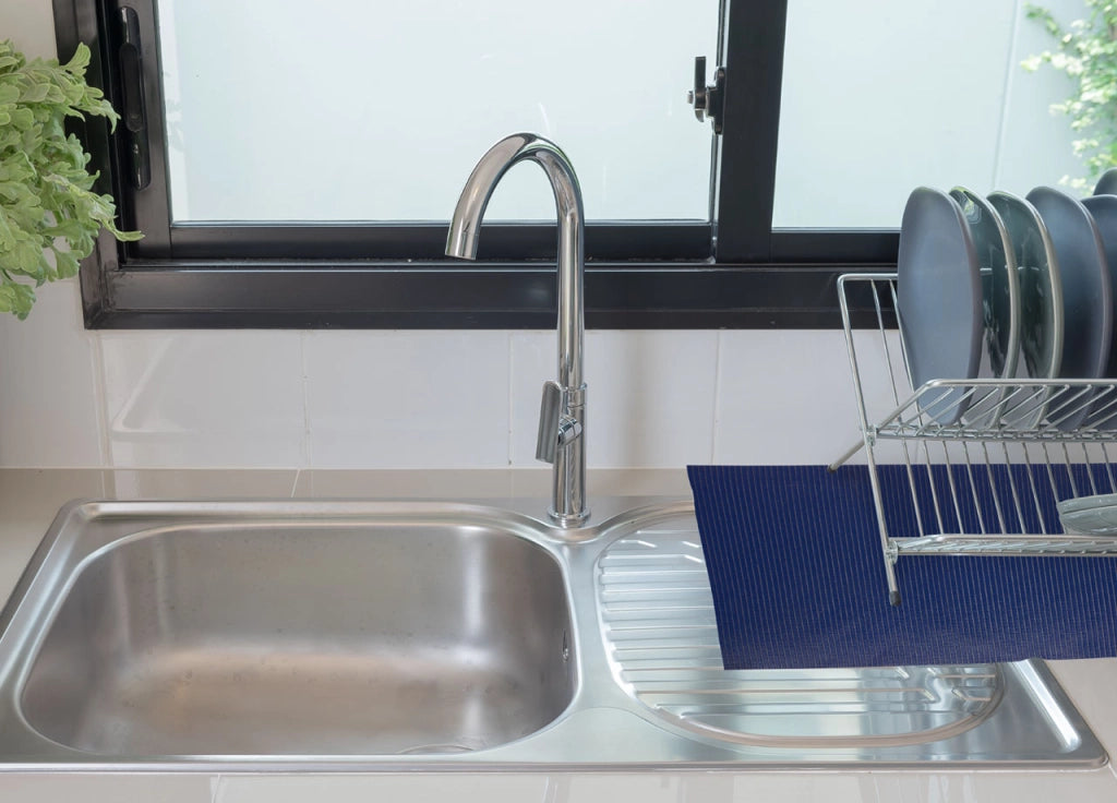 Tappetino Gommato Antiscivolo Multiuso Per Cassetti e Superfici Colore  Blu - 65x400cm - Blu