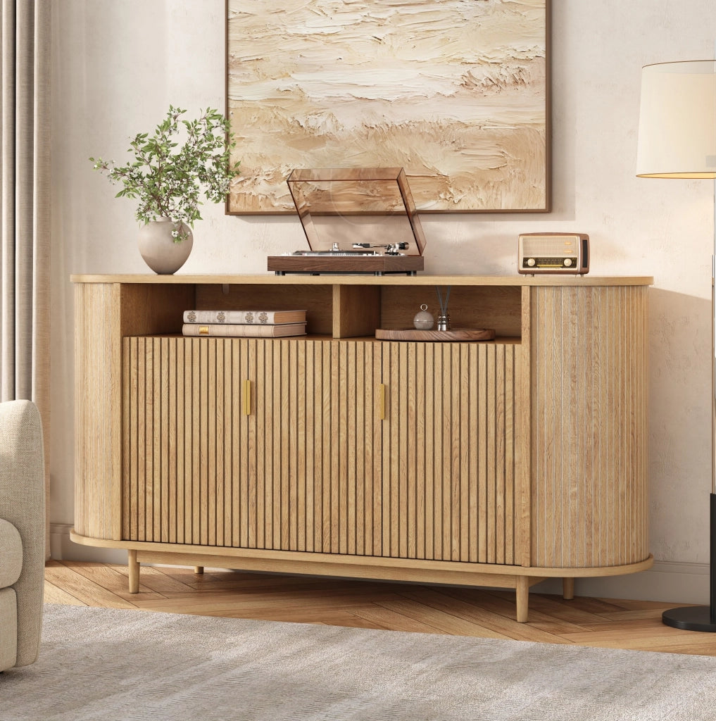 Sideboard moderno a 3 ante con struttura a linee verticali; 140 cm; in MDF e truciolare; naturale