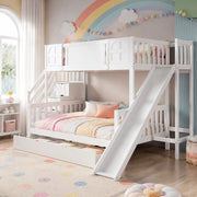 Letto a castello per bambini con scivolo e cassetto