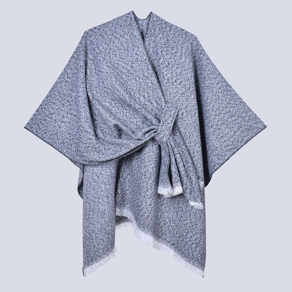 Mantella da donna con spacco diagonale e laccetti a pois color fango, con frange.