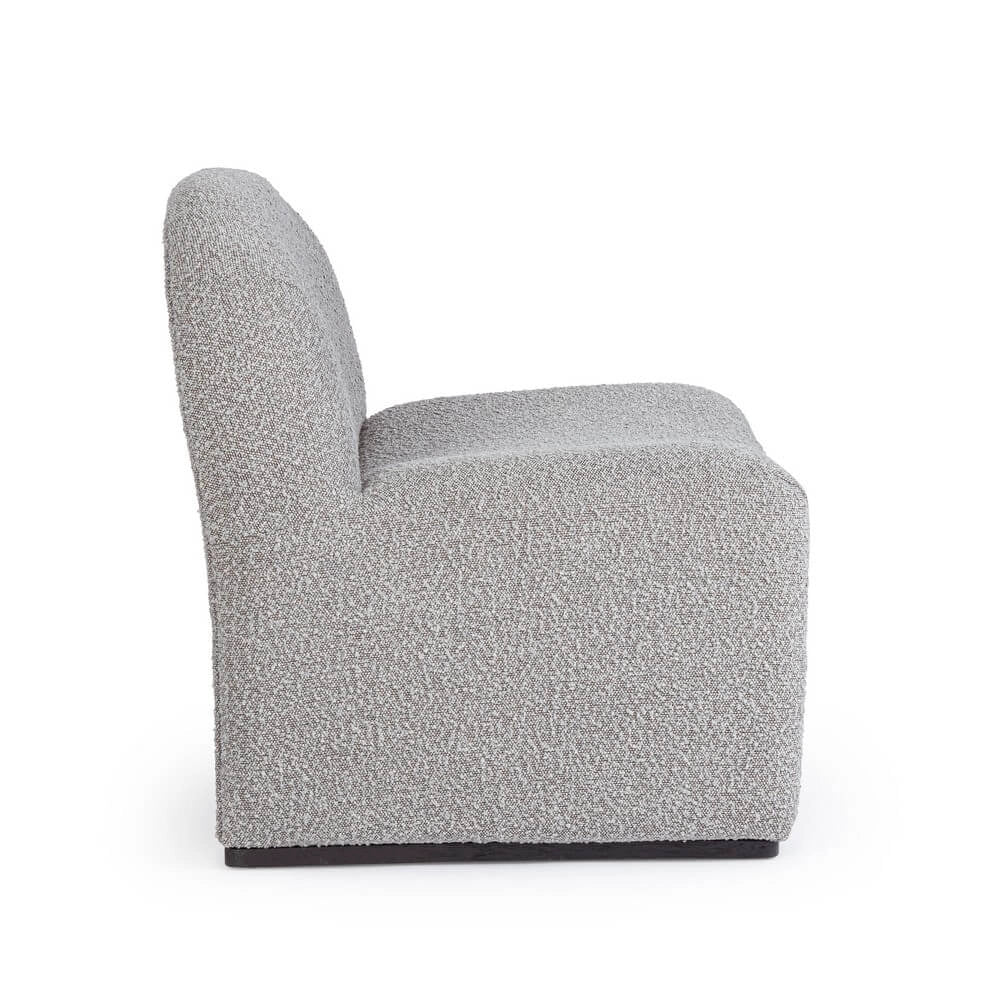 Poltrona Lounge Imbottita in Tessuto Bouclé con Base in Legno - RENATA