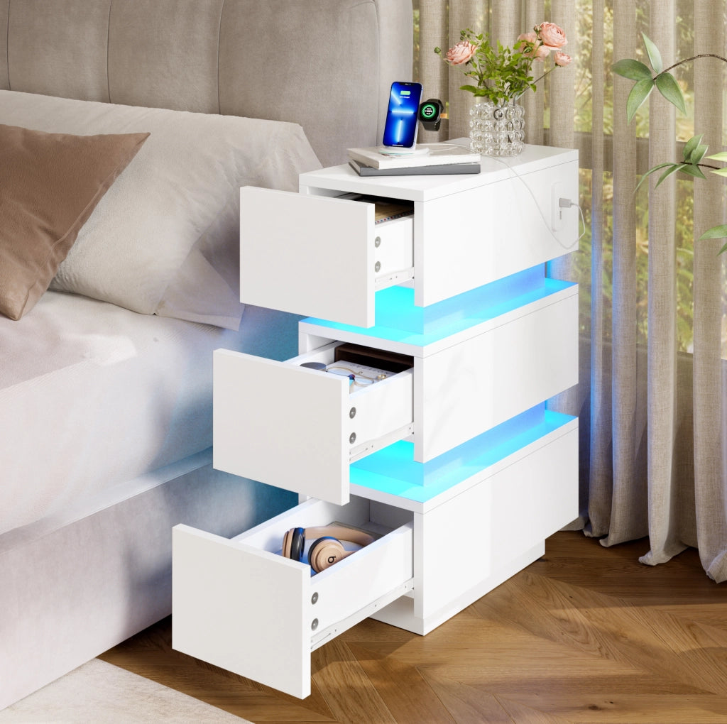 Set di 2 comodini stretti con LED; USB e Type-C; 3 cassetti; 20x40x59;5 cm; bianco