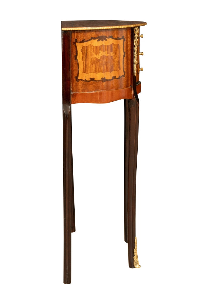 Biscottini Tavolino Consolle a mezzaluna in legno impiallacciato noce arricchito con particolari intarsi fatti a mano e decori in bronzo
