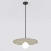 Lampada a sospensione CALMA in feltro beige e acciaio nero