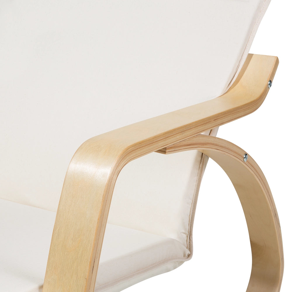 Sedia a dondolo in tessuto beige chiaro e legno di betulla con poggiapiedi regolabile