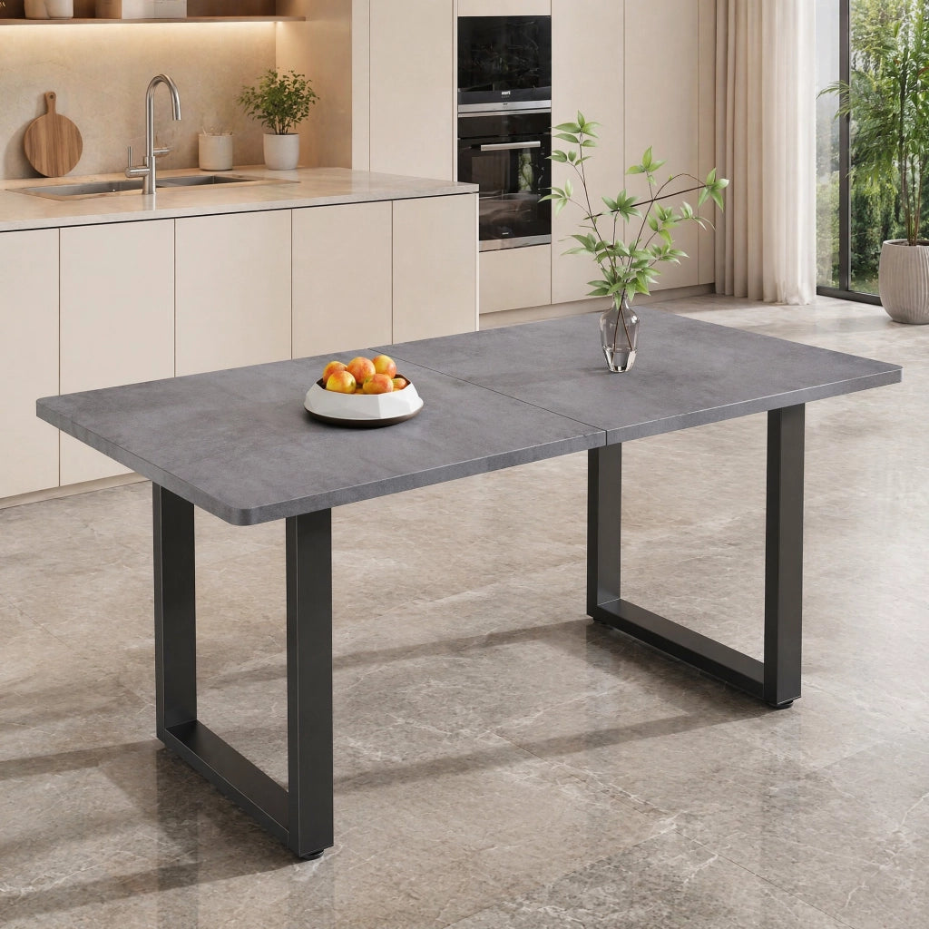 Tavolo da pranzo rettangolare in stile industriale, piano in truciolare, struttura in metallo, grigio/nero