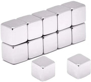 Set di 12 forti magneti a cubo in neodimio, magneti a cubo per piatti magnetici in vetro, cartelli di frigorifero, cartelli di memoria, whiteboard, cartelle scolastiche, ufficio, con scatola di contenimento | Argento (10x10x10 mm)