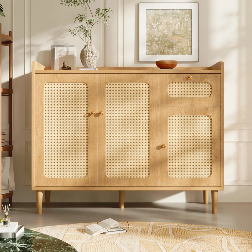 Credenza con fronti effetto rattan 120x40x91 cm in MDF colore rovere; con 3 ante e 1 cassetto