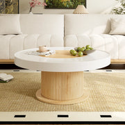 Tavolino basso rotondo con piano bicolore bianco e legno, base cilindrica scanalata, per soggiorno, 75 × 75 × 39 cm