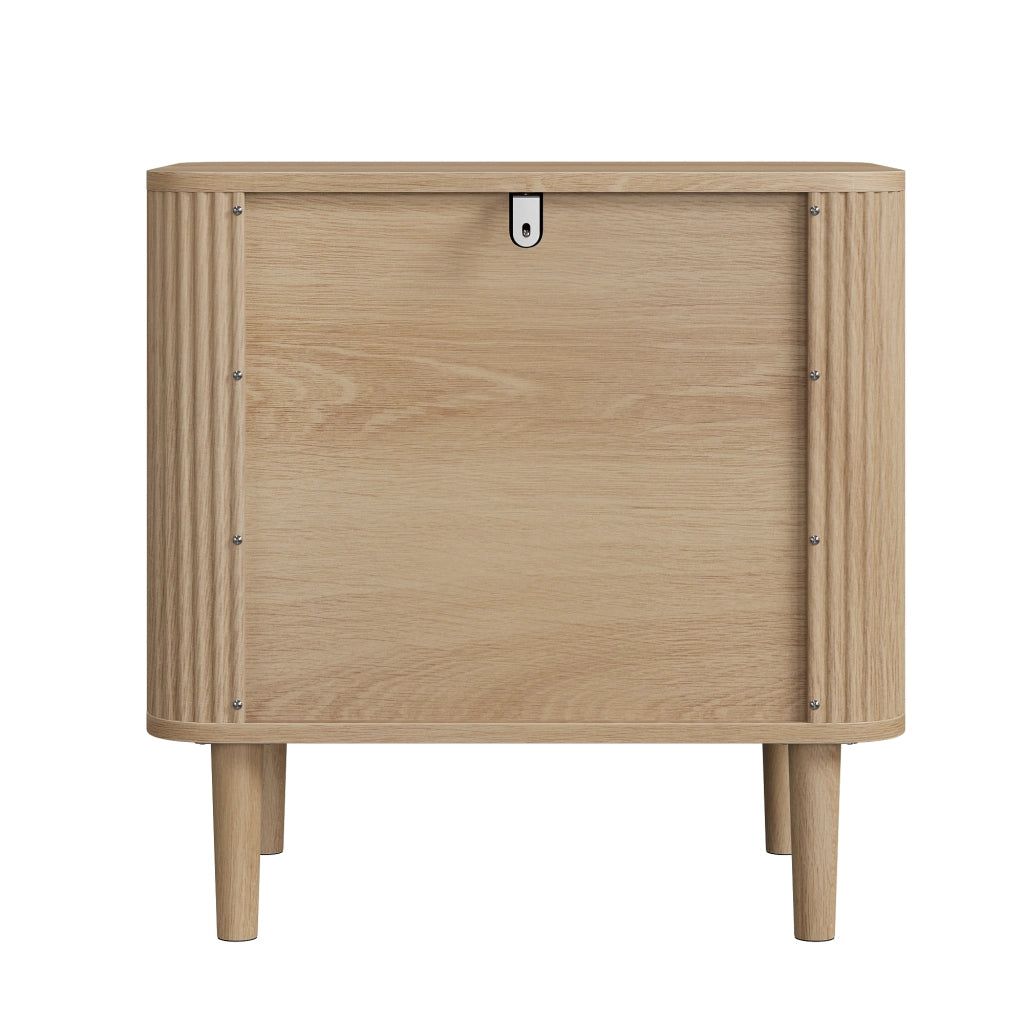 Comodino in MDF effetto rovere con 2 cassetti frontali scanalati e gambe in legno
