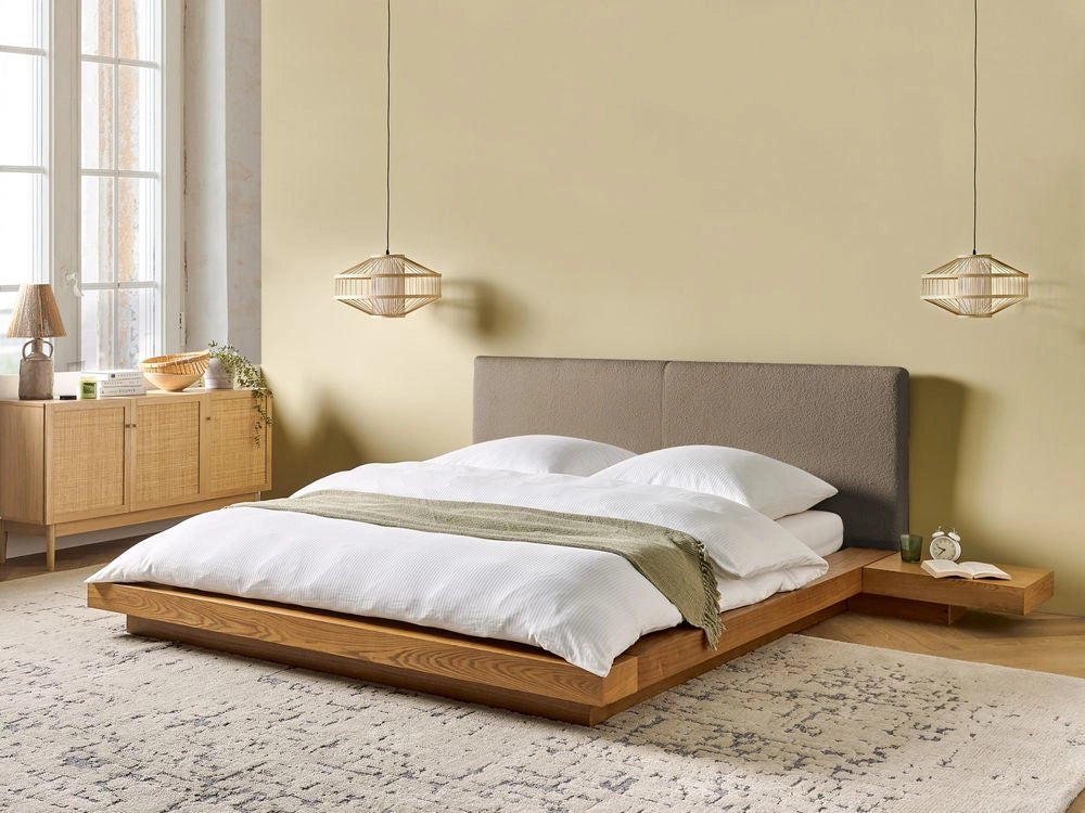Letto in stile giapponese in frassino naturale 160 x 200 cm con testiera bassa in bouclé e impiallacciatura per camera da letto