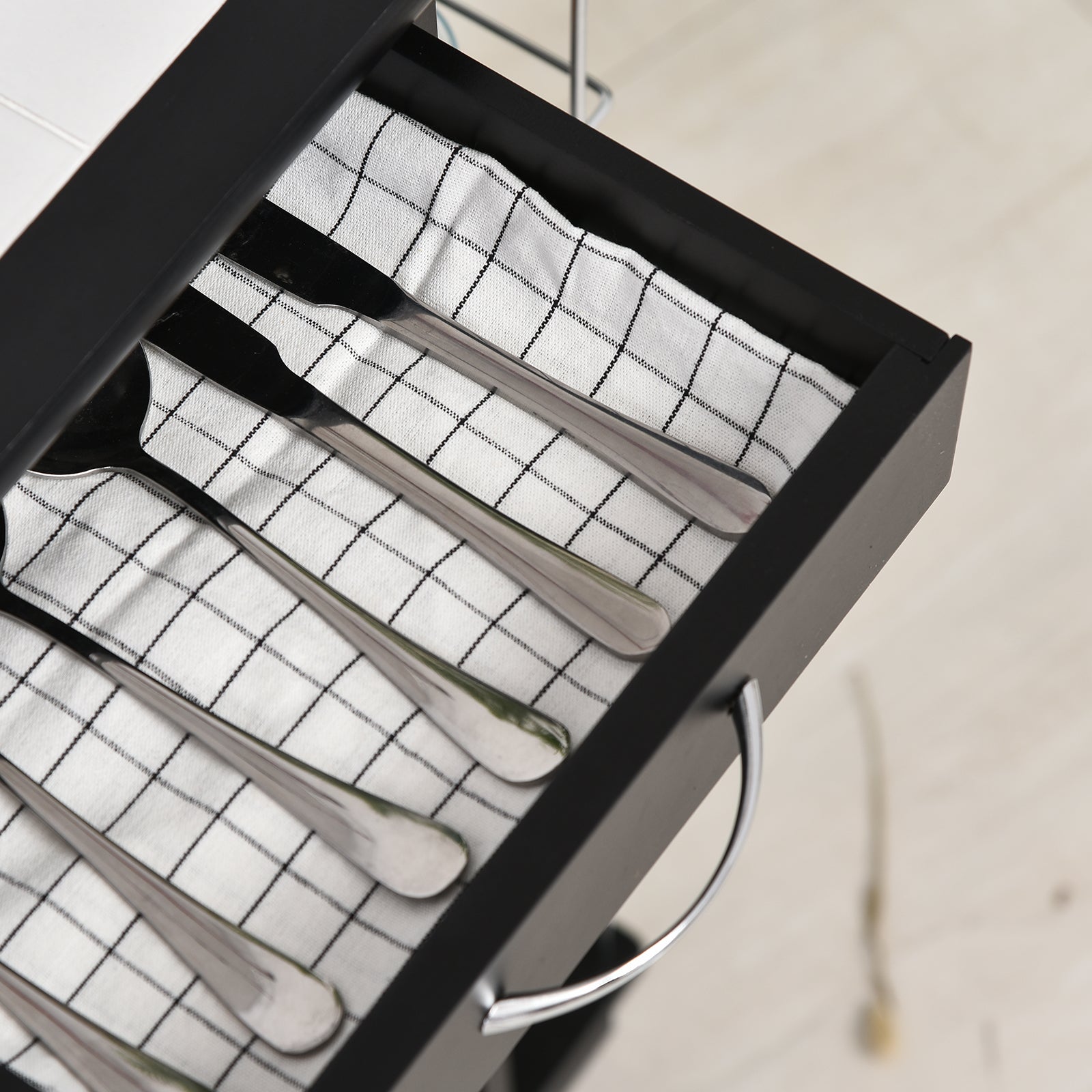 Carrello da Cucina con 4 Cestini e 4 Scomprati in Legno di Pino 57x37x83 cm  Nero