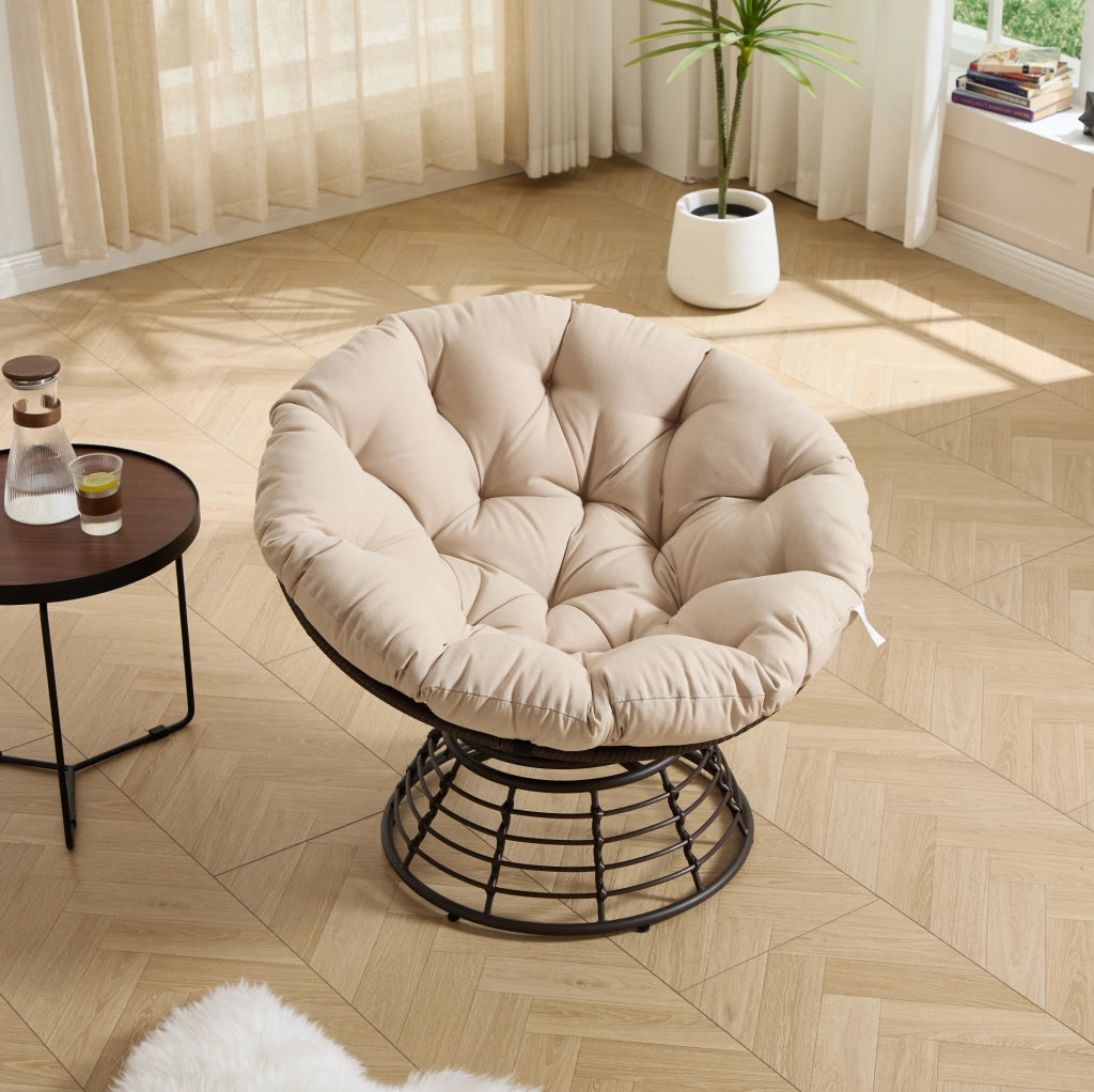 Poltrona Papasan girevole 360° in rattan PE con cuscino beige