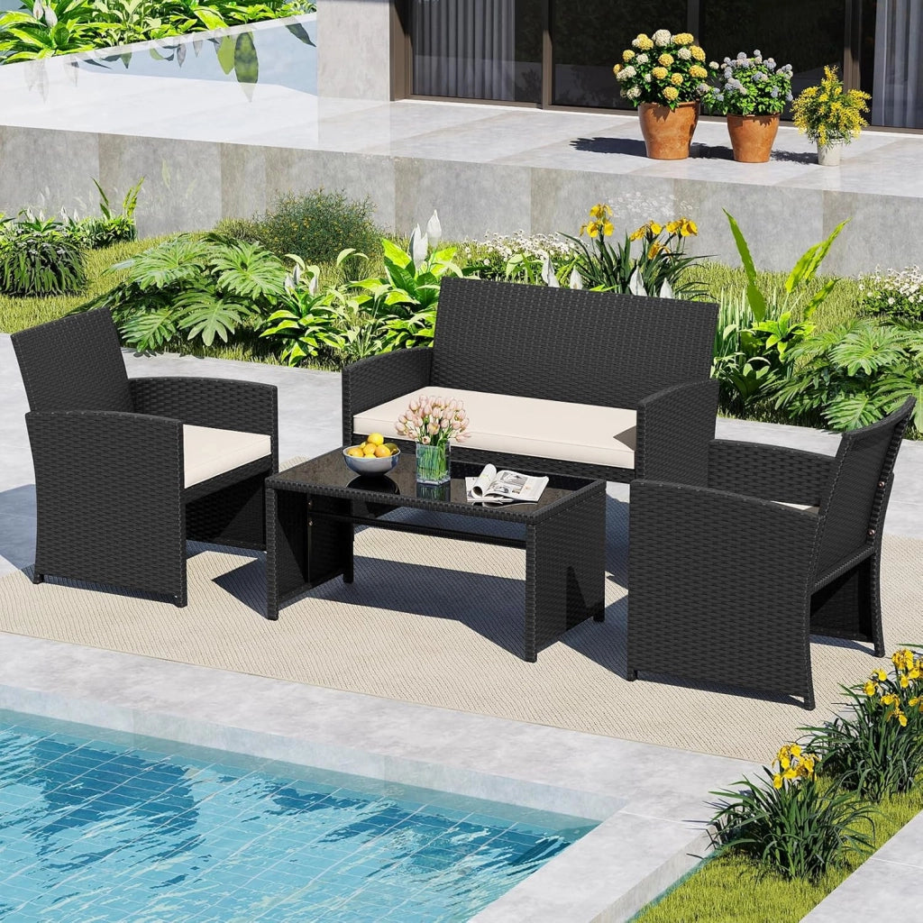 Set Salotto da Giardino 4 Pezzi, Divanetto e Poltrone in Rattan con Tavolino da Caffè in Vetro Temperato, Set di Mobili da Esterno Imbottiti per Cortile, Veranda e Bordo Piscina (Bianco)