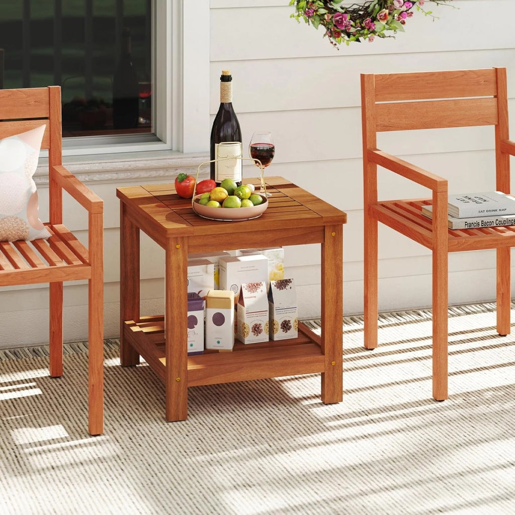 Tavolino Laterale da Esterno a 2 Livelli, Tavolino da Caffè in Legno Massello con Ripiano Portaoggetti, Tavolo Quadrato in Stile Rustico per Patio, Giardino, Veranda e Soggiorno