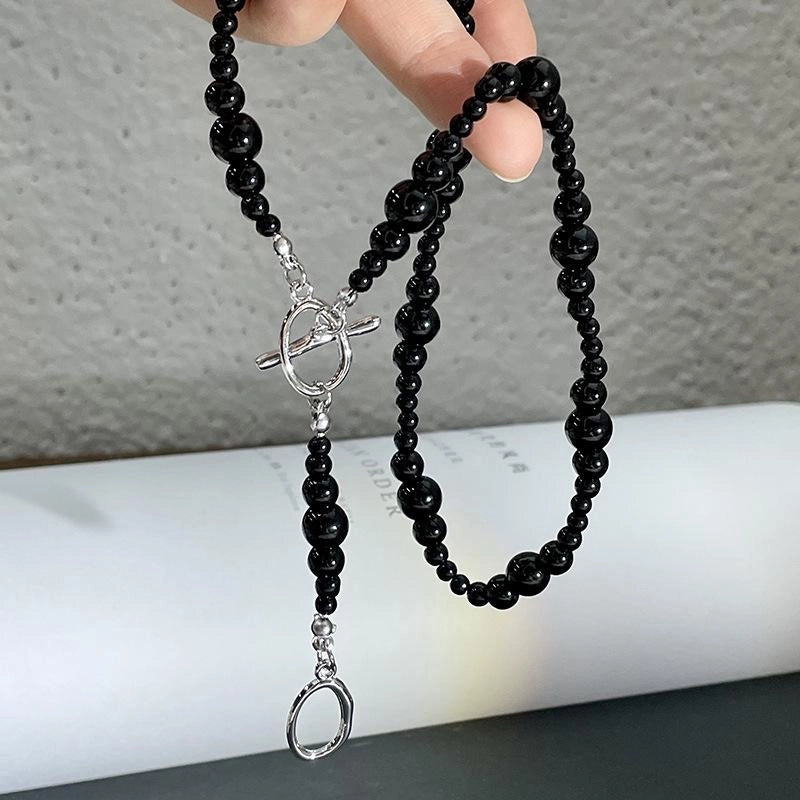 Collana fatta a mano con perline di vetro nero, regalo di Natale o di compleanno.