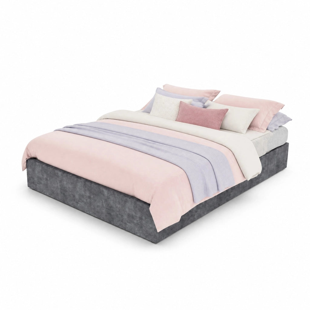 Letto matrimoniale 140x200 cm con rete a doghe; testiera geometrica in tessuto; grigio