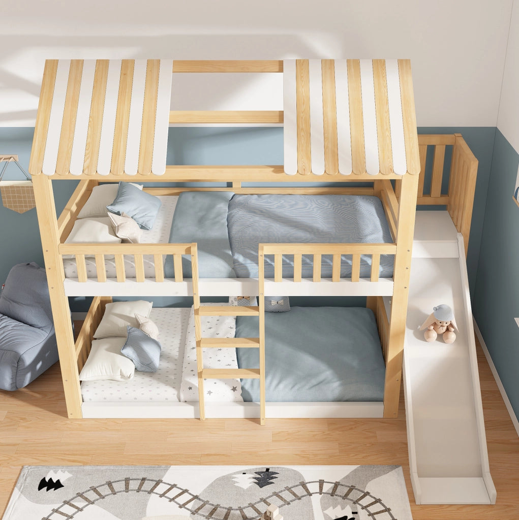 Letto a castello per bambini con tetto a capanna, mensola e scivolo