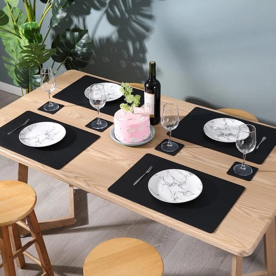 Set di 4 piatti per tavolo, lavabili, in pelle imitazione, neri, in PVC, idrorepellenti, dimensioni 45 x 30 cm