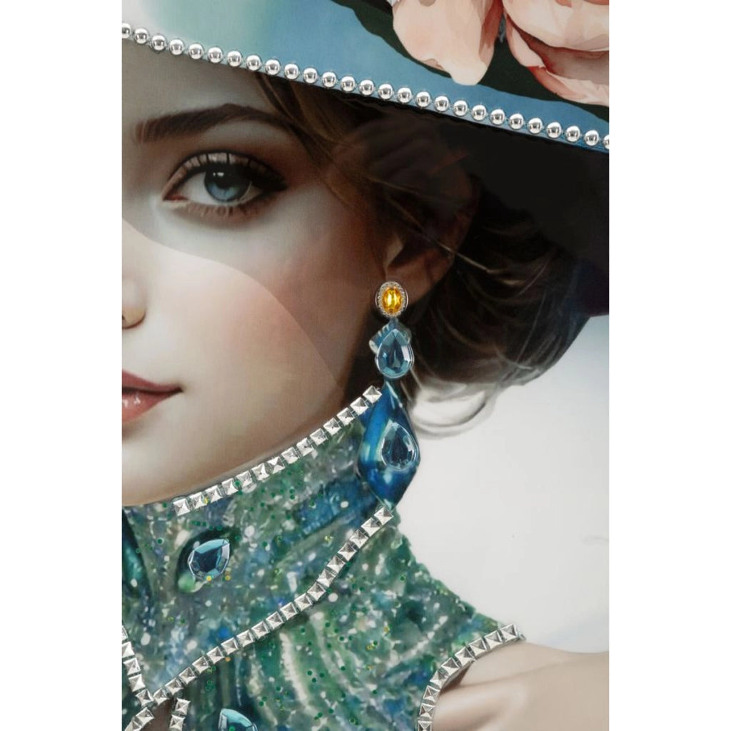 Dipinto su tela Pam B dama con cappello blu e smeraldi, 62x92 cm